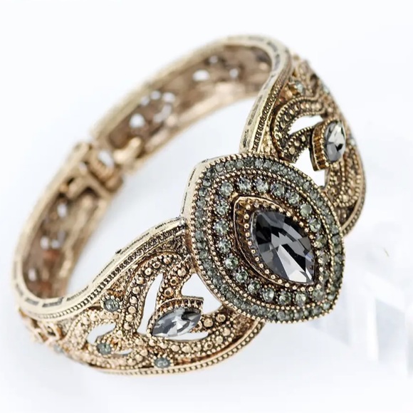 Jewelry - $5 Rhinestone Bangle Bracelet. New. $5 if bundled